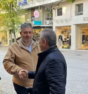 Περιοδεία του υπ. Προέδρου Κώστα Πίτσια στην κεντρική αγορά της Κατερίνης Περιοδεία του υπ. Προέδρου Κώστα Πίτσια στην κεντρική αγορά της Κατερίνης