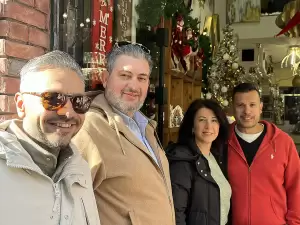 Περιοδεία του υπ. Προέδρου Κώστα Πίτσια στην κεντρική αγορά της Κατερίνης Περιοδεία του υπ. Προέδρου Κώστα Πίτσια στην κεντρική αγορά της Κατερίνης