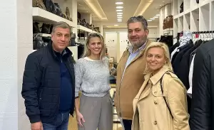 Περιοδεία του υπ. Προέδρου Κώστα Πίτσια στην κεντρική αγορά της Κατερίνης Περιοδεία του υπ. Προέδρου Κώστα Πίτσια στην κεντρική αγορά της Κατερίνης