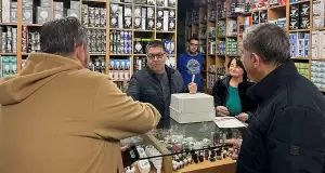 Περιοδεία του υπ. Προέδρου Κώστα Πίτσια στην κεντρική αγορά της Κατερίνης Περιοδεία του υπ. Προέδρου Κώστα Πίτσια στην κεντρική αγορά της Κατερίνης