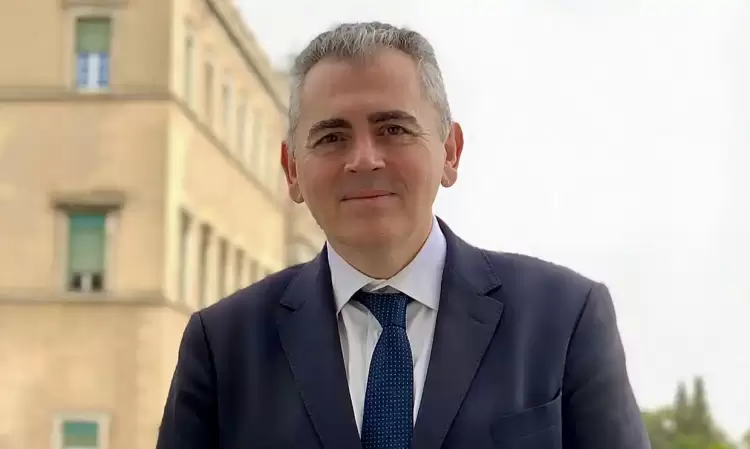 Στοχεύοντας σε πολιτική σταθερότητα σε ασταθείς καιρούς