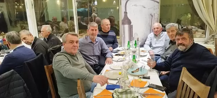 Συνάντηση αποφοίτων Β΄ Γυμνασίου Αρρένων Κατερίνης του 1976 Συνάντηση αποφοίτων β΄ Γυμνασίου Αρρένων Κατερίνης του 1976