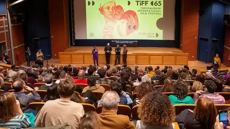 Homegrown: Το Καπιτώλιο «εισβάλλει» στο Φεστιβάλ Κινηματογράφου Θεσσαλονίκης Το Φεστιβάλ Κινηματογράφου Θεσσαλονίκης με τη ματιά των φοιτητών Δημοσιογραφίας του ΑΠΘ