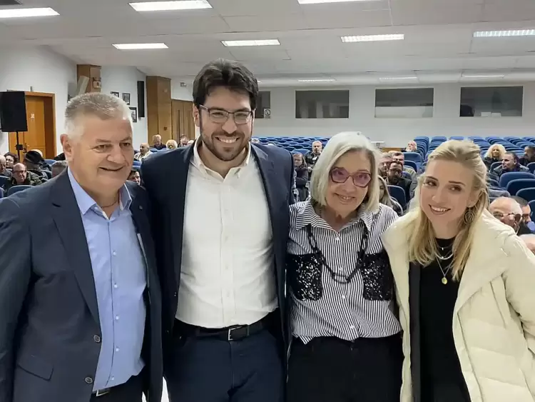 Το ΠΑΣΟΚ γιόρτασε και ήταν όλοι εκεί Το ΠΑΣΟΚ γιόρτασε και ήταν όλοι εκεί