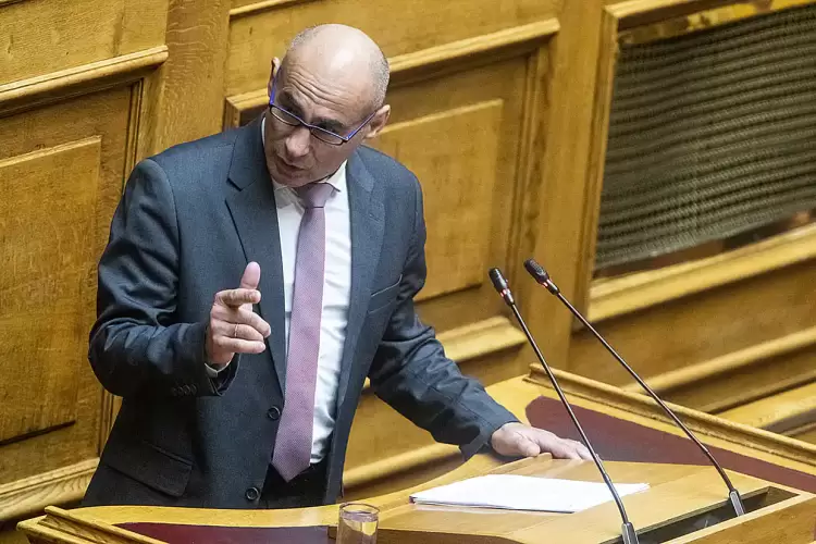 Ο Βουλευτής Πιερίας, Κομνηνός Δελβερούδης, ως Ειδικός Αγορητής της ΝΙΚΗΣ, ενάντια στο Νομοσχέδιο του Υπουργείου Περιβάλλοντος και Ενέργειας