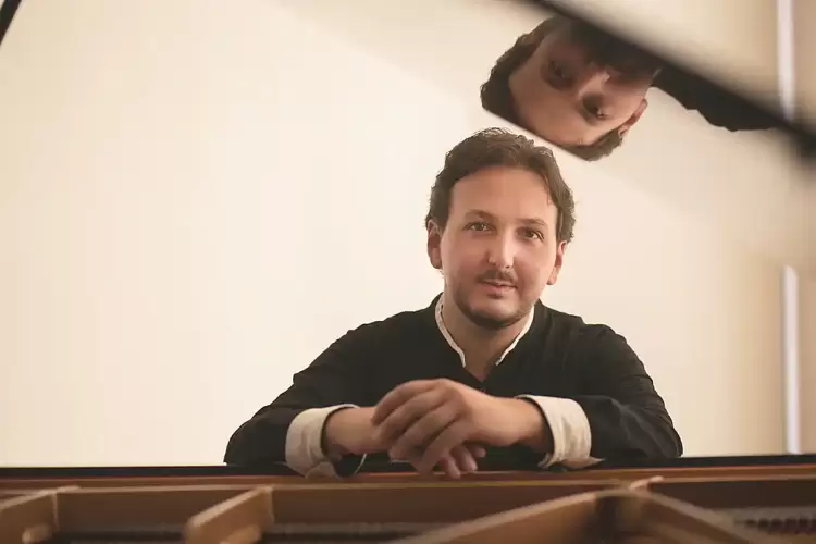 Βραδιά Σοπέν με τον Πάρι Τσενίκογλου