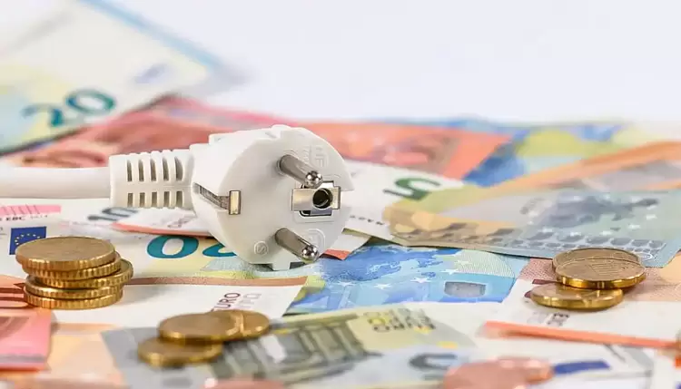 Hλεκτρικό ρεύμα: Επιδοτήσεις 1,5 λεπτό ανά κιλοβατώρα για τους οικιακούς καταναλωτές τον Δεκέμβριο Hλεκτρικό ρεύμα: Επιδοτήσεις 1,5 λεπτό ανά κιλοβατώρα για τους οικιακούς καταναλωτές τον Δεκέμβριο