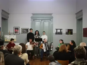 Αστική Σχολή Κατερίνης: Η Ετήσια Έκθεση του Συλλόγου Εικαστικών Καλλιτεχνών Πιερίας (εικόνες) Αστική Σχολή Κατερίνης: Η Ετήσια Έκθεση του Συλλόγου Εικαστικών Καλλιτεχνών Πιερίας