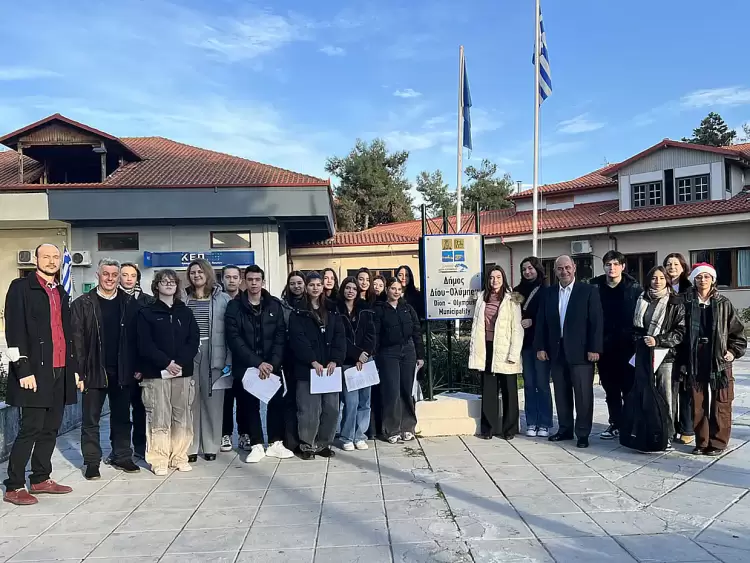 Βαγγέλης Γερολιόλιος-Ευχές-Κάλαντα-Χριστούγεννα