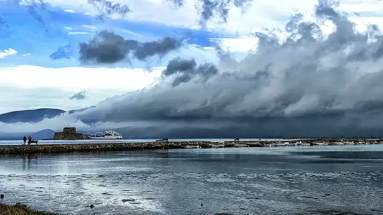 Ο καιρός για την Κατερίνη και την Πιερία σήμερα 25/12/2024 (Χριστούγεννα): Νεφώσεις με τοπικές βροχές και σποραδικές καταιγίδες