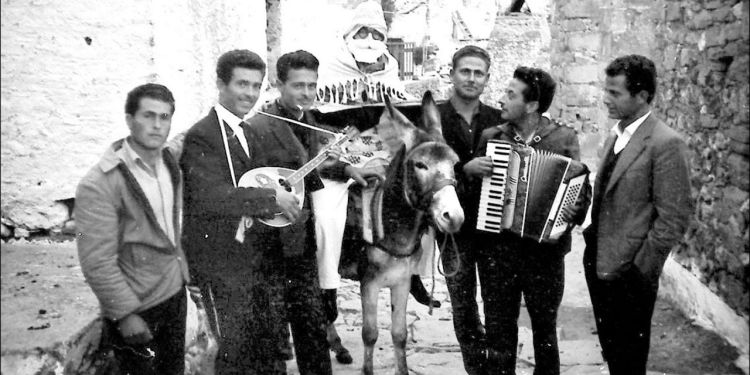 Δώστε μας κρασί να πιούμε και του χρόνου να τα πούμε