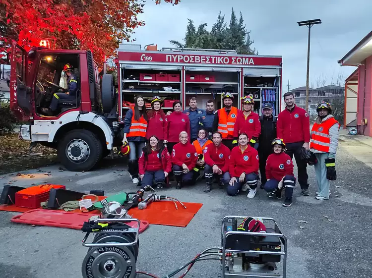 Εκπαίδευση της Διασωστικής Ομάδας Πιερίας στην Πυροσβεστική Υπηρεσία Εκπαίδευση της Διασωστικής Ομάδας Πιερίας στην Πυροσβεστική Υπηρεσία