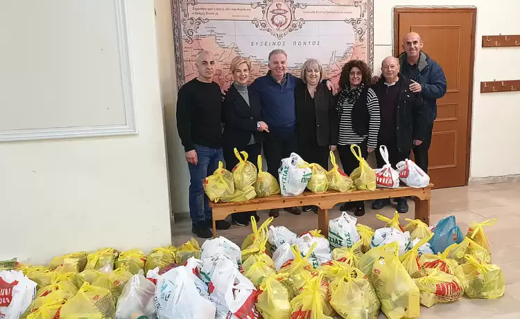 Ένωση Ποντίων Πιερίας: Παραδοθήκαν τα τρόφιμα στο Φιλόπτωχο Σύλλογο η "Ελεημοσύνη" Ένωση Ποντίων Πιερίας: Παραδοθήκαν τα τρόφιμα στο Φιλόπτωχο Σύλλογο η “Ελεημοσύνη”