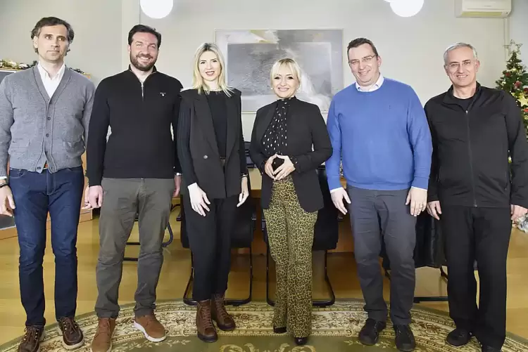 Εθιμοτυπική Επίσκεψη του νέου Διοικητικού Συμβουλίου του ΤΕΕ/ΤΚΜ στην Αντιπεριφερειάρχη Πιερίας Εθιμοτυπική Επίσκεψη του νέου Διοικητικού Συμβουλίου του ΤΕΕ/ΤΚΜ στην Αντιπεριφερειάρχη Πιερίας