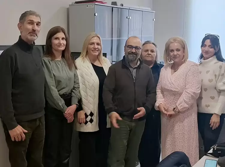 Ευγενική προσφορά της φωτογραφικής ομάδας “Ίριδα” της Εστίας Πιερίδων Μουσών στη Μέριμνα Παιδιού Κατερίνης 