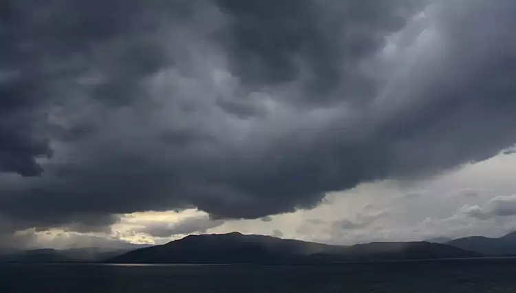 Ο καιρός για την Κατερίνη και την Πιερία σήμερα 21/12/2024: Νεφώσεις με βροχές και σποραδικές καταιγίδες.