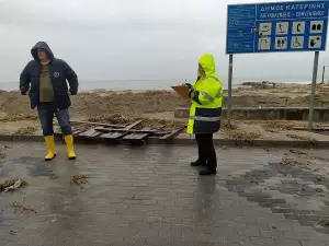 Κατερίνη – Κακοκαιρία Bora: Κλιμάκια της τεχνικής υπηρεσίας του Δήμου αποτυπώνουν το μέγεθος των καταστροφών