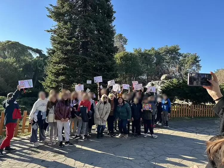Κατερίνη – Πάρκο των Χρωμάτων: Τα παιδιά των δημοτικών σχολείων “ζωγράφισαν τα όνειρά τους” και στόλισαν το Δέντρο των Ευχών