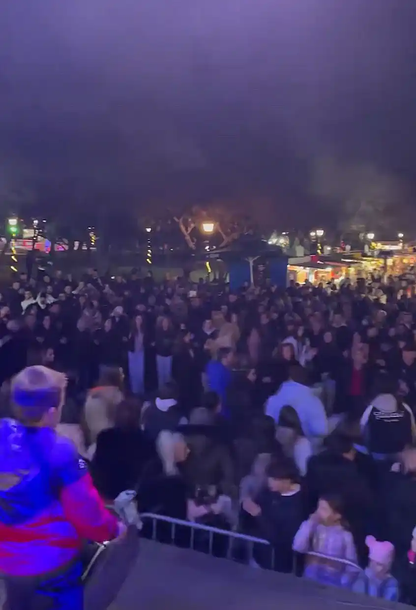 Κατερίνη - Πάρκο των Χρωμάτων: Ξεσήκωσαν το κοινό οι αδερφοί Ραφαηλίδη και Καπίδη Κατερίνη – Πάρκο των Χρωμάτων: Ξεσήκωσαν το κοινό οι αδερφοί Ραφαηλίδη