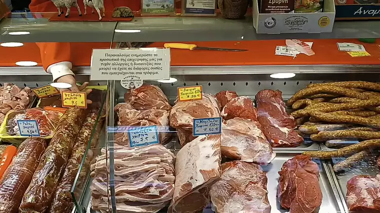 Κατερίνη: Το Ολύμπιο Βήμα στα κρεοπωλεία τις γειτονιάς (βίντεο) Οι Κατερινιώτες στα κρεοπωλεία της γειτονιάς – Το Ολύμπιο Βήμα έκανε την δική του έρευνα για το Χριστουγεννιάτικο τραπέζι