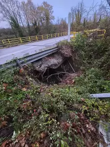 Πιερία: Έκλεισε η Γέφυρα προς την Κοινότητα Λόφου (μετά τη διασταύρωση με την Εθνική Οδό Κατερίνης – Ελασσόνας)
