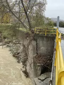 Πιερία: Έκλεισε η Γέφυρα προς την Κοινότητα Λόφου (μετά τη διασταύρωση με την Εθνική Οδό Κατερίνης – Ελασσόνας)
