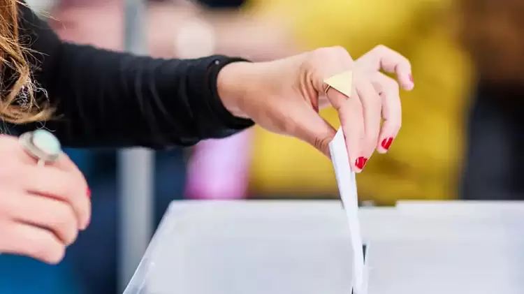 Ποιον εμπιστεύονται οι πολίτες – Με ποιον αρχηγό θα έβγαιναν για καφέ