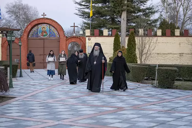 Προσκύνημα φοιτητριών στην Ιερά Μονή Αγίας Κυριακής Ημαθίας Προσκύνημα φοιτητριών στην Ιερά Μονή Αγίας Κυριακής Ημαθίας