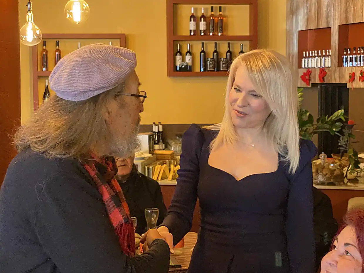 Στην Κατερίνη η Θεοδώρα Τζάκρη από το Κίνημα Δημοκρατίας του Στεφάνου Κασελλάκη