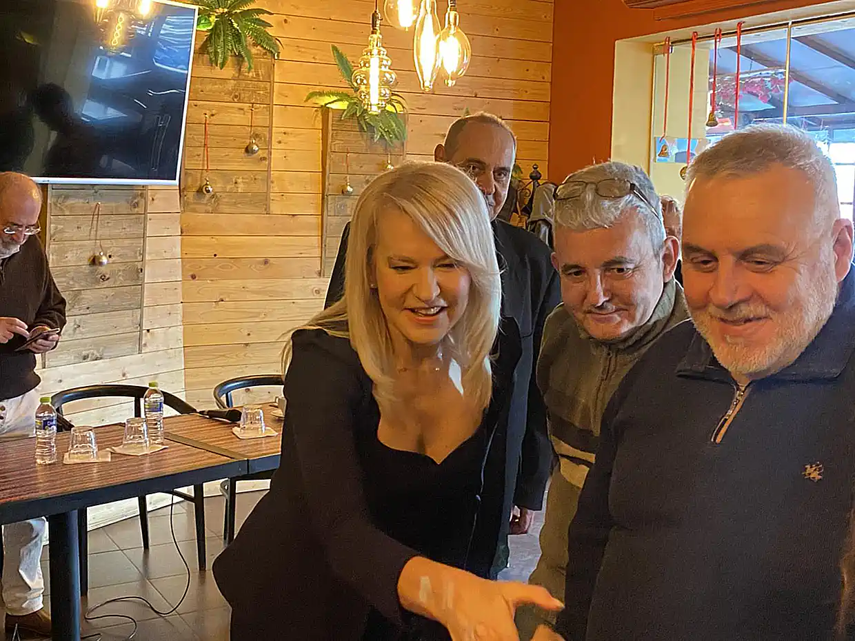 Στην Κατερίνη η Θεοδώρα Τζάκρη από το Κίνημα Δημοκρατίας του Στεφάνου Κασελλάκη