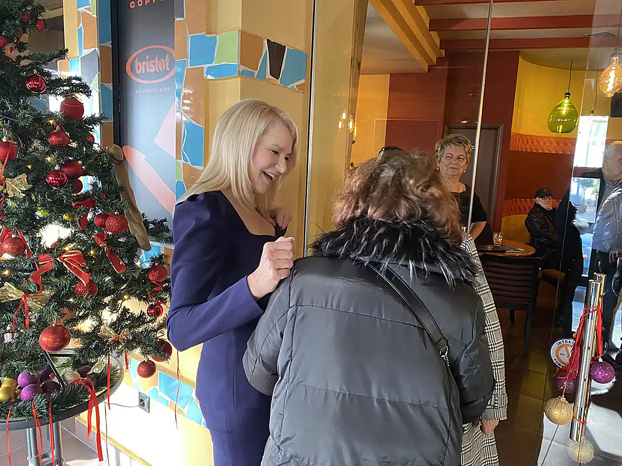 Στην Κατερίνη η Θεοδώρα Τζάκρη από το Κίνημα Δημοκρατίας του Στεφάνου Κασελλάκη