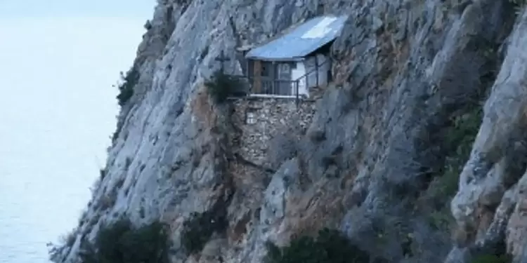 Τα φοβερά καρούλια στο Άγιο Όρος (εικόνες & βίντεο) Τα φοβερά καρούλια στο Άγιο Όρος