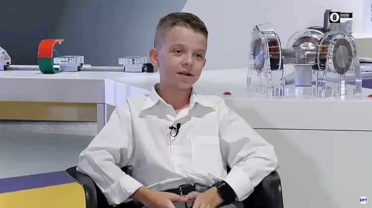 “Τα παιδιά χάνουν τον προσανατολισμό τους, ασχολούνται μόνο με Likes” λέει ο μαθητής Γυμνασίου που διακρίθηκε στην Αστροφυσική