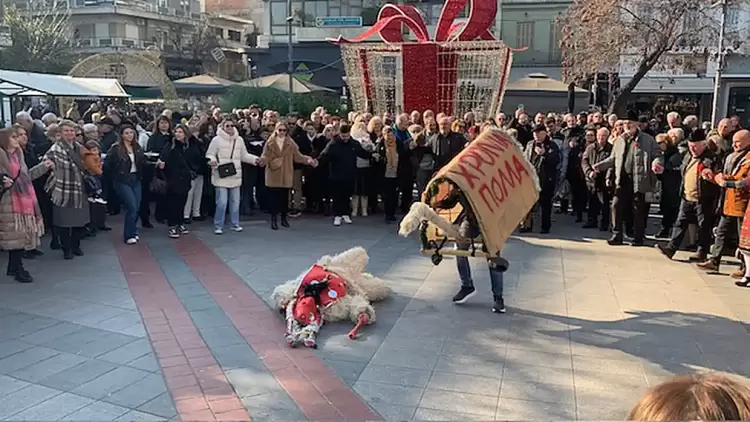 Θρακικής Εστίας Κατερίνης: Με θρακικούς χορούς και τραγούδια, τήρησαν το έθιμο της «Τσιγαριδοχαράς» και της «Γουρουνοχαράς» Θρακική Εστία Κατερίνης: Με θρακικούς χορούς και τραγούδια, τήρησαν το έθιμο της «Τσιγαριδοχαράς» και της «Γουρουνοχαράς»