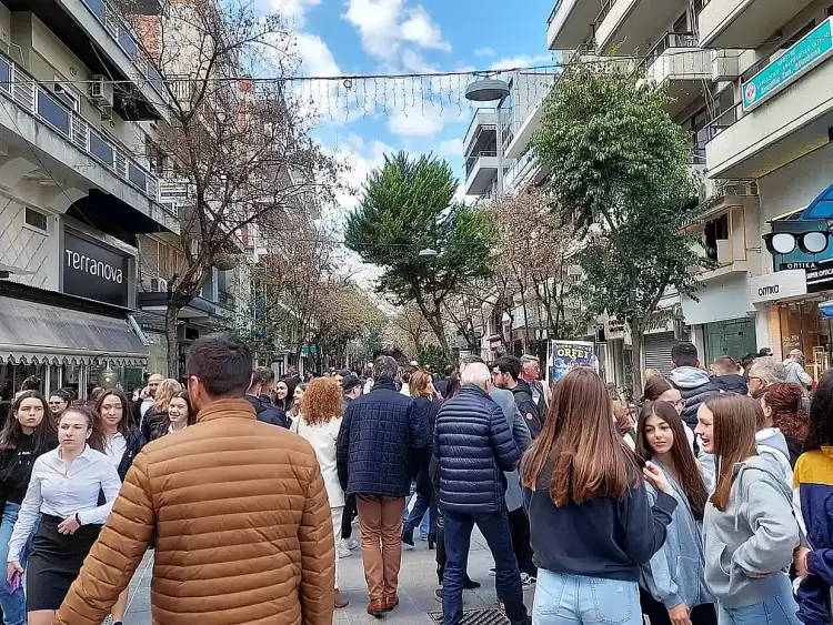 Τι ισχύει την Κυριακή 15 Δεκεμβρίου – Ανοιχτά μαγαζιά και σούπερ μάρκετ;