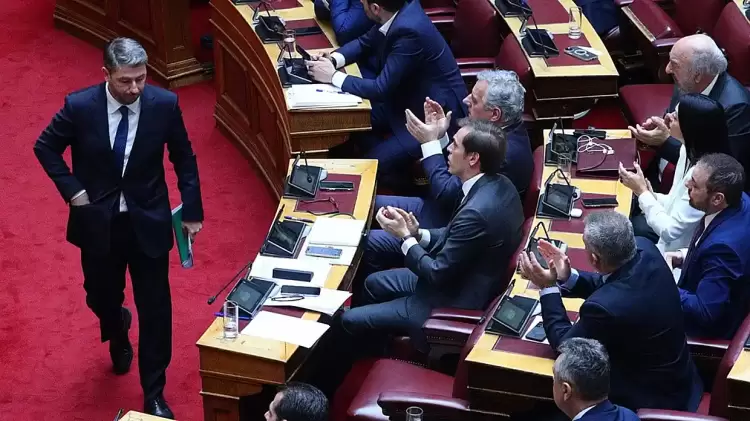 Το ΠΑΣΟΚ κατέθεσε τροπολογία για τις τραπεζικές χρεώσεις και τα επιτόκια δανείων