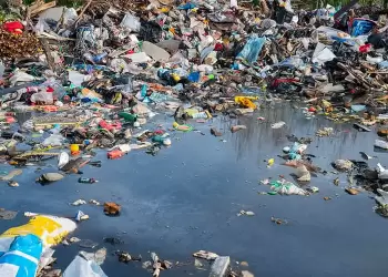 Το πλαστικό «πνίγει» τον πλανήτη