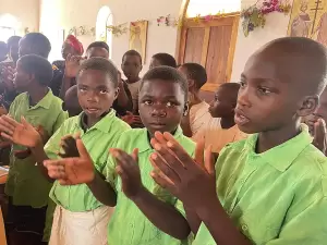 Χριστούγεννα στη φάτνη της Τανζανίας με την αρωγή των μαθητών και μαθητριών του 19ου Δημοτικού σχολείου Κατερίνης.