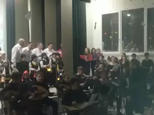 Χριστουγεννιάτικη Γιορτή του 19ου Δημοτικού Σχολείου Κατερίνης