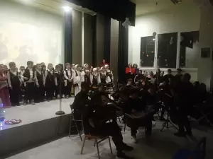 Χριστουγεννιάτικη Γιορτή του 19ου Δημοτικού Σχολείου Κατερίνης