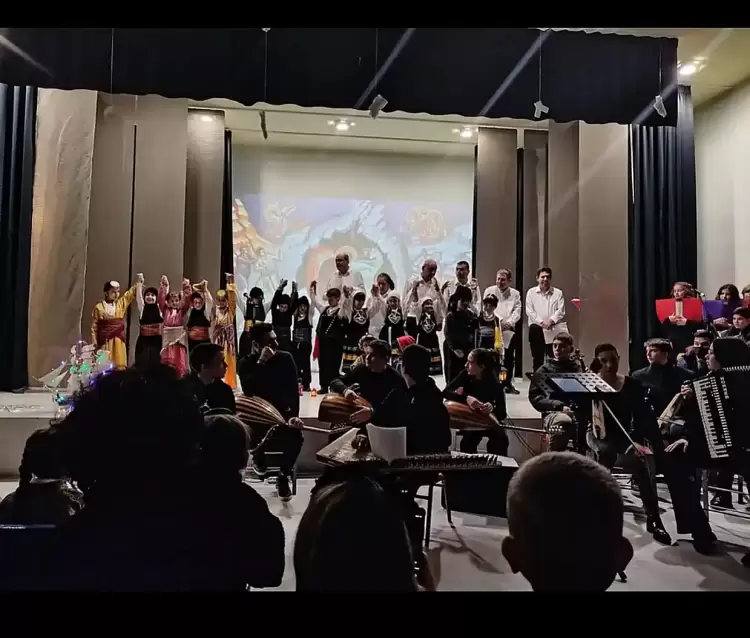 Χριστουγεννιάτικη Γιορτή του 19ου Δημοτικού Σχολείου Κατερίνης