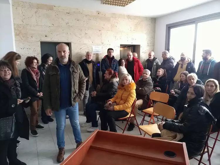 Η παιδεία μας ζει μια από τις πιο μαύρες εποχές της. Η παιδεία μας ζει μια από τις πιο μαύρες εποχές της.