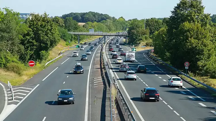 Αλλάζουν τα όρια ταχύτητας σε αυτοκινητοδρόμους της Ευρώπης Αλλάζουν τα όρια ταχύτητας στην Εθνική Οδό