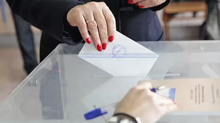 Δημοσκόπηση: Με άνοδο 2,5% η ΝΔ στην πρώτη έρευνα για το 2025 - Tι λένε για την υποψηφιότητα Τασούλα (charts) Δημοσκόπηση: Με άνοδο 2,5% η ΝΔ στην πρώτη έρευνα για το 2025 – tι λένε για την υποψηφιότητα Τασούλα