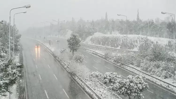 Έκτακτα μέτρα για την κακοκαιρία: Απαγόρευση κυκλοφορίας φορτηγών, τι θα γίνει με τα σχολεία