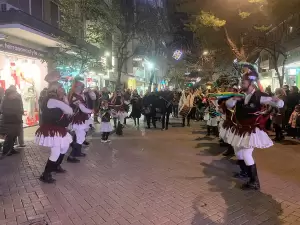 Ενθουσίασαν για μια ακόμη χρονιά οι Μωμόγεροι της Ποντιακής Θεατρικής Σκηνής Πιερίας