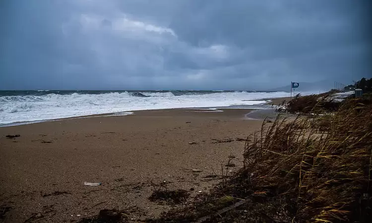 Ο καιρός για την Κατερίνη και την Πιερία σήμερα Δευτέρα, 27 Ιανουαρίου 2025: Νεφώσεις και ασθενείς τοπικές βροχές