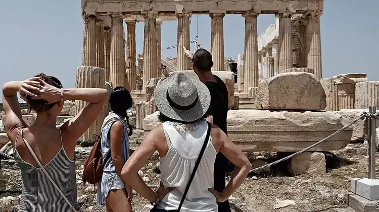 Η κακοκαιρία στην Ευρώπη φέρνει αύξηση προκρατήσεων στην Ελλάδα για το καλοκαίρι του 2025