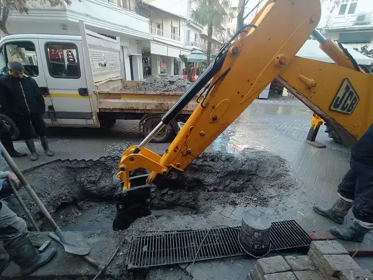 Κατερίνη: Αποκαταστάθηκε η βλάβη στον αγωγό ύδρευσης και σταδιακά επανέρχεται η υδροδότηση Κατερίνη: Αποκαταστάθηκε η βλάβη στον αγωγό ύδρευσης και σταδιακά επανέρχεται η υδροδότηση