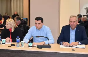 Κοπή πρωτοχρονιάτικης πίτας στο δημοτικό συμβούλιο Κατερίνης Κοπή πρωτοχρονιάτικης πίτας στο δημοτικό συμβούλιο Κατερίνης